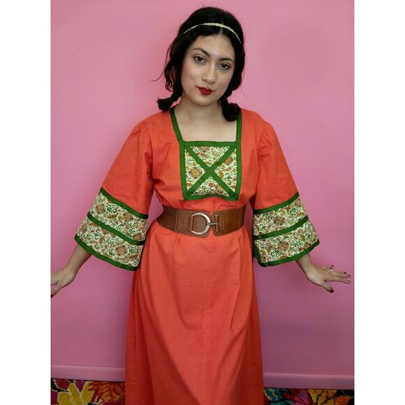 S to XXL | Vintage 1970's Blood Orange Tapestry Bell Sleeve Caftan Maxi Dress - Picture 1 of 10